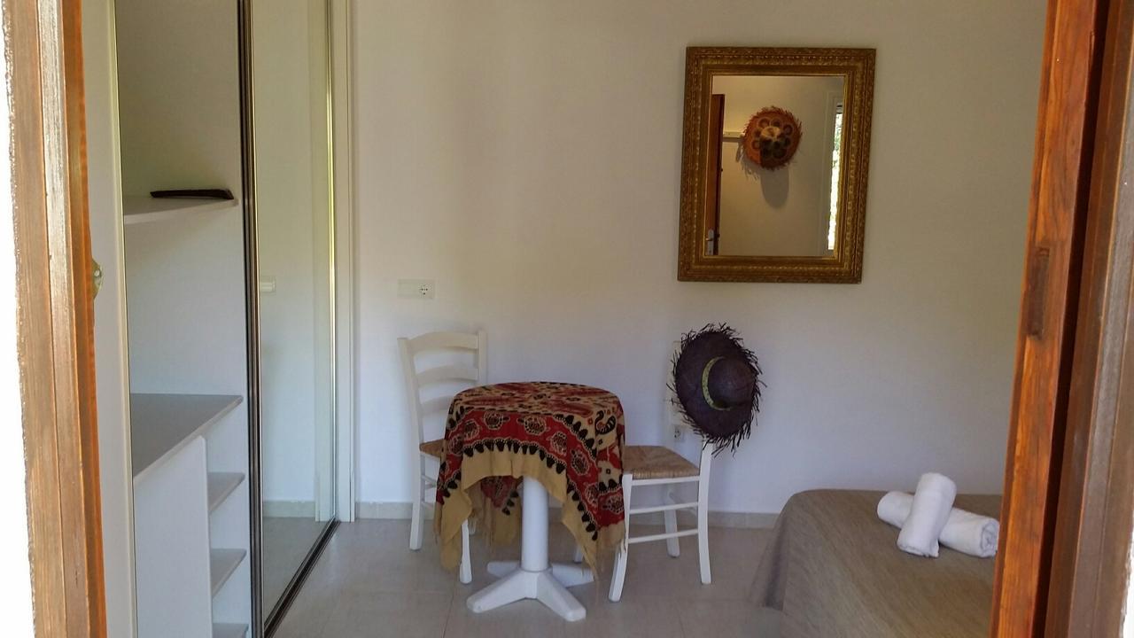 Apartamentos Colomar Санта Еулалия дел Рио Екстериор снимка