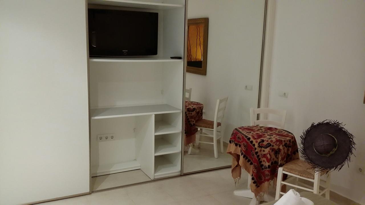 Apartamentos Colomar Санта Еулалия дел Рио Екстериор снимка