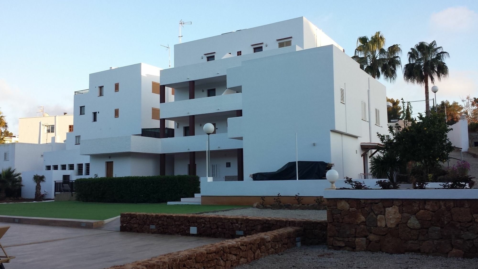 Apartamentos Colomar Санта Еулалия дел Рио Екстериор снимка